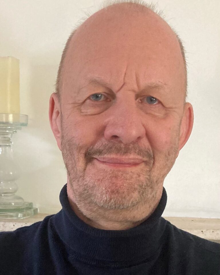 Mike ainsworth, keynote speaker, looking at camera