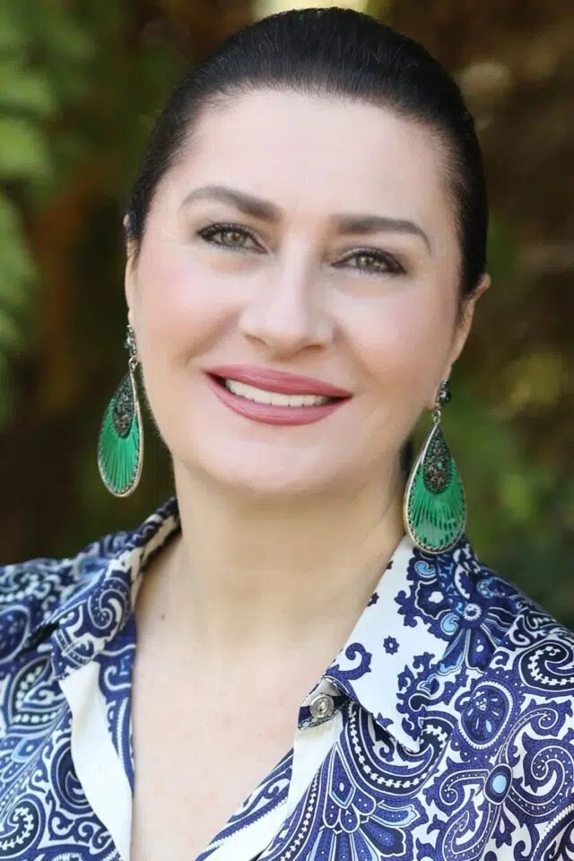 Zana Busby
