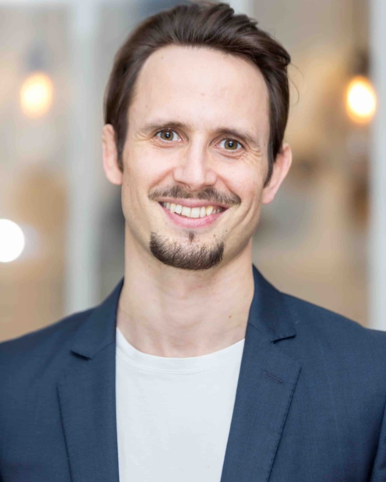 Speaker on AI and creativity-Butzi