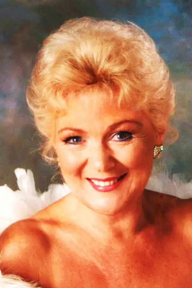 Linda Watts luncheon club speaker and singer