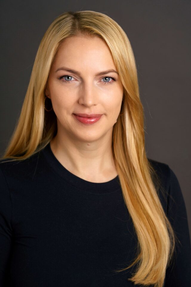 emma vardy looking at camera