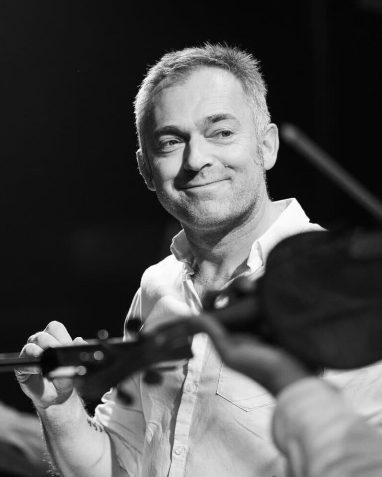 Charles Hazlewood orchestra conductor and inspirational speaker