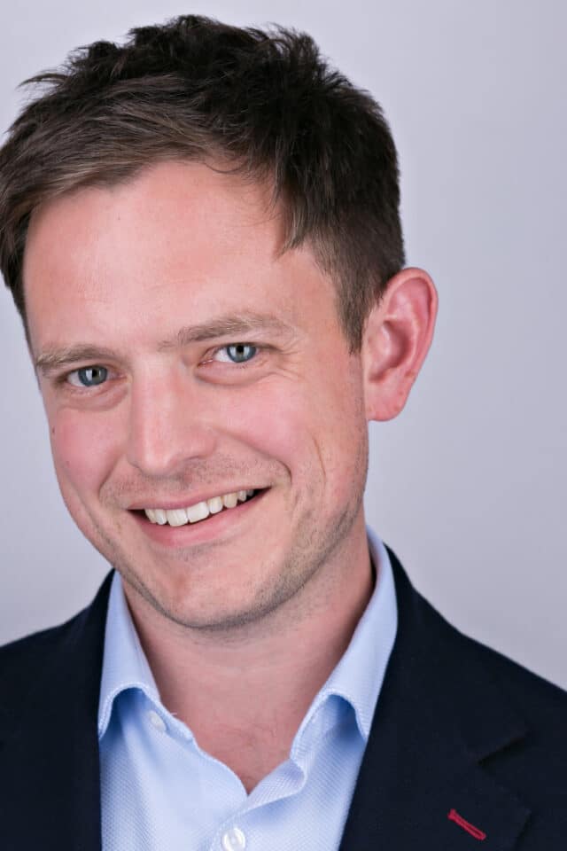 Dominic Colenso communication and performance keynote speaker