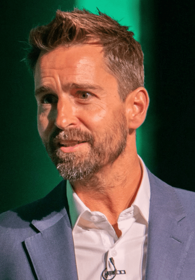 Stuart Baldwin headshot