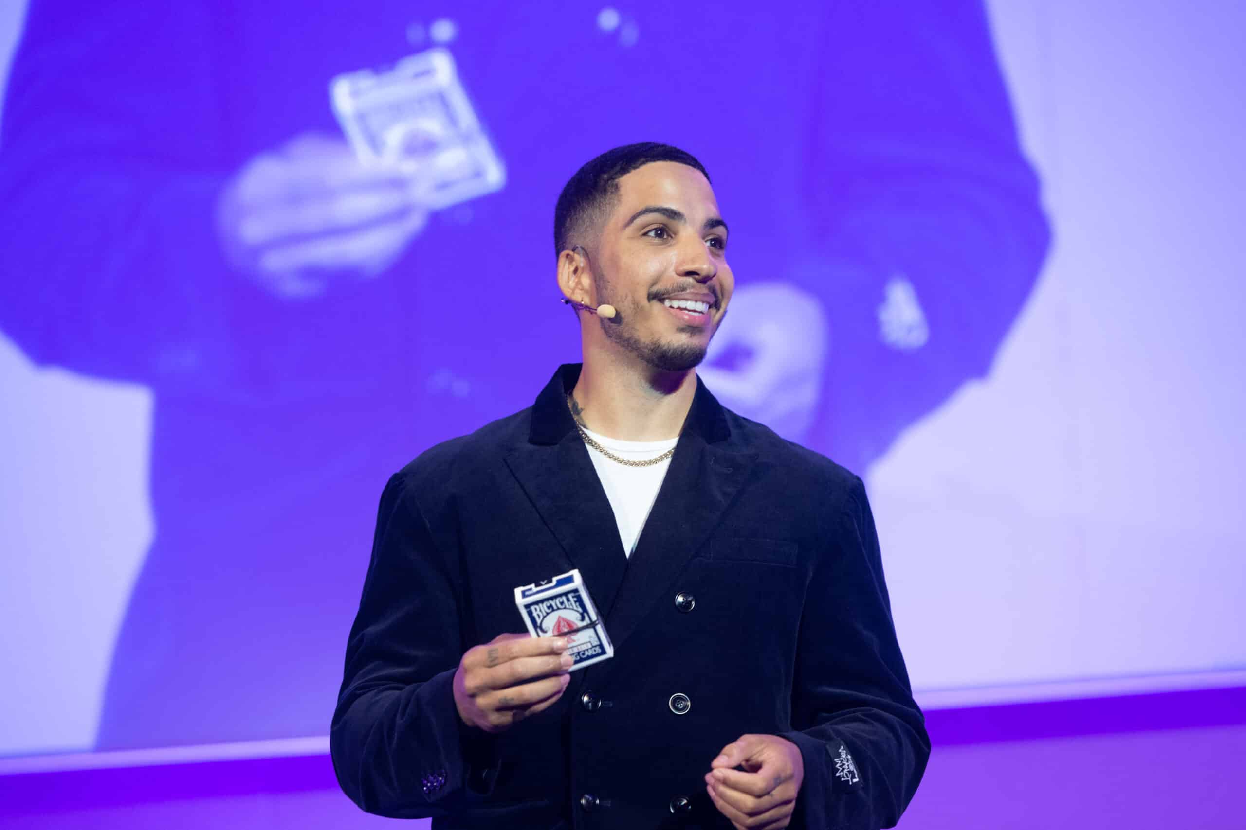 Troy the Magician - magician and entertainer