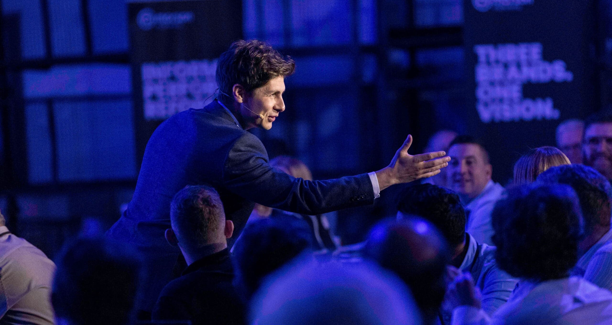 Ben Hanlin Event host and magician in action