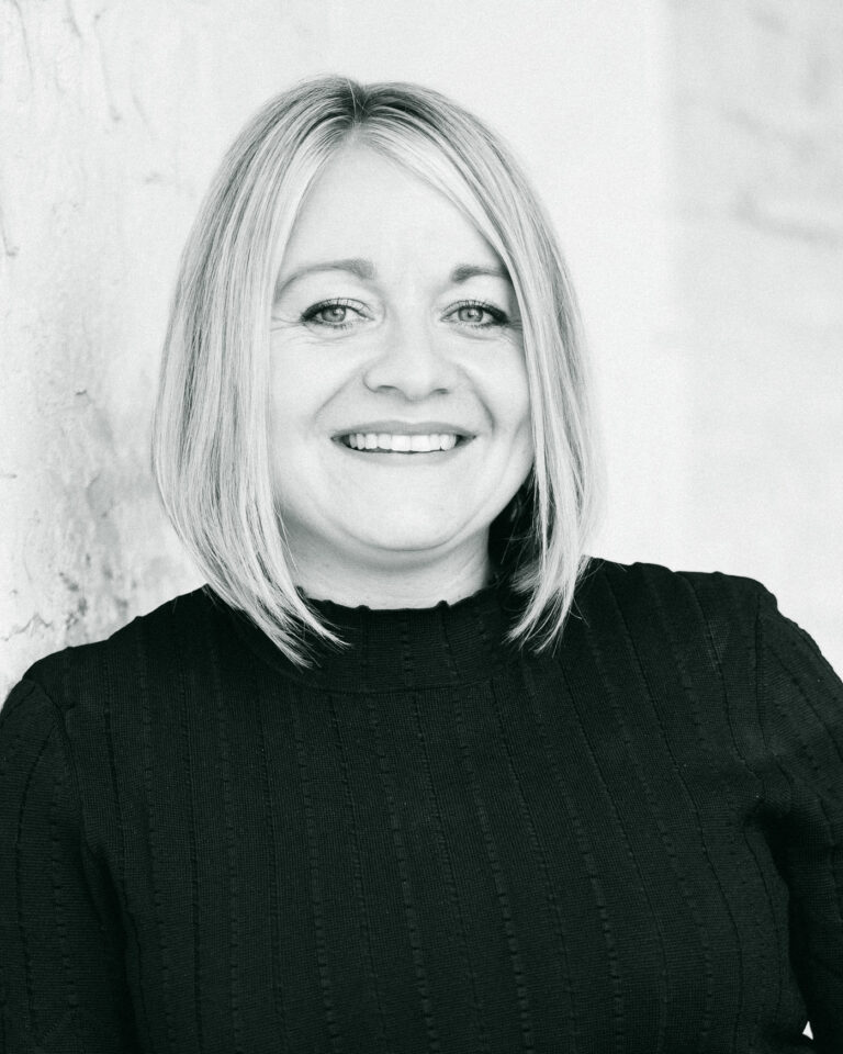 LYNDSEY SIMPSON speaker