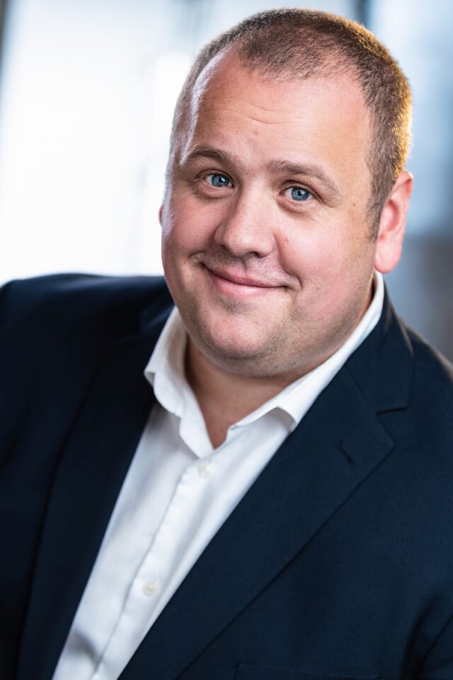 Neil Hurst after dinner speaker and performer