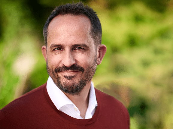 Chris Endersby keynote speaker on branding