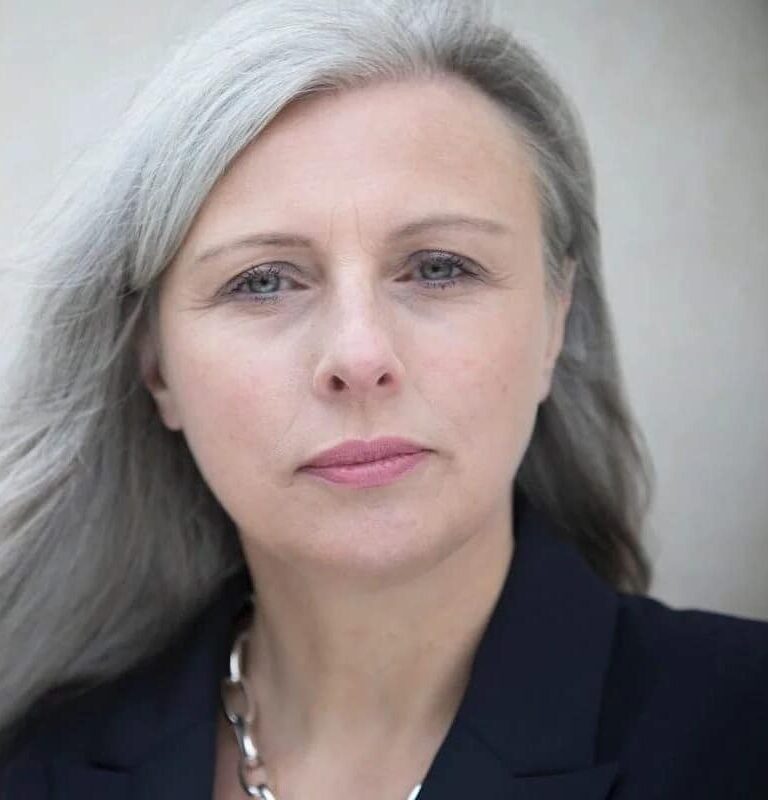 Tracey Follows futurist keynote speaker